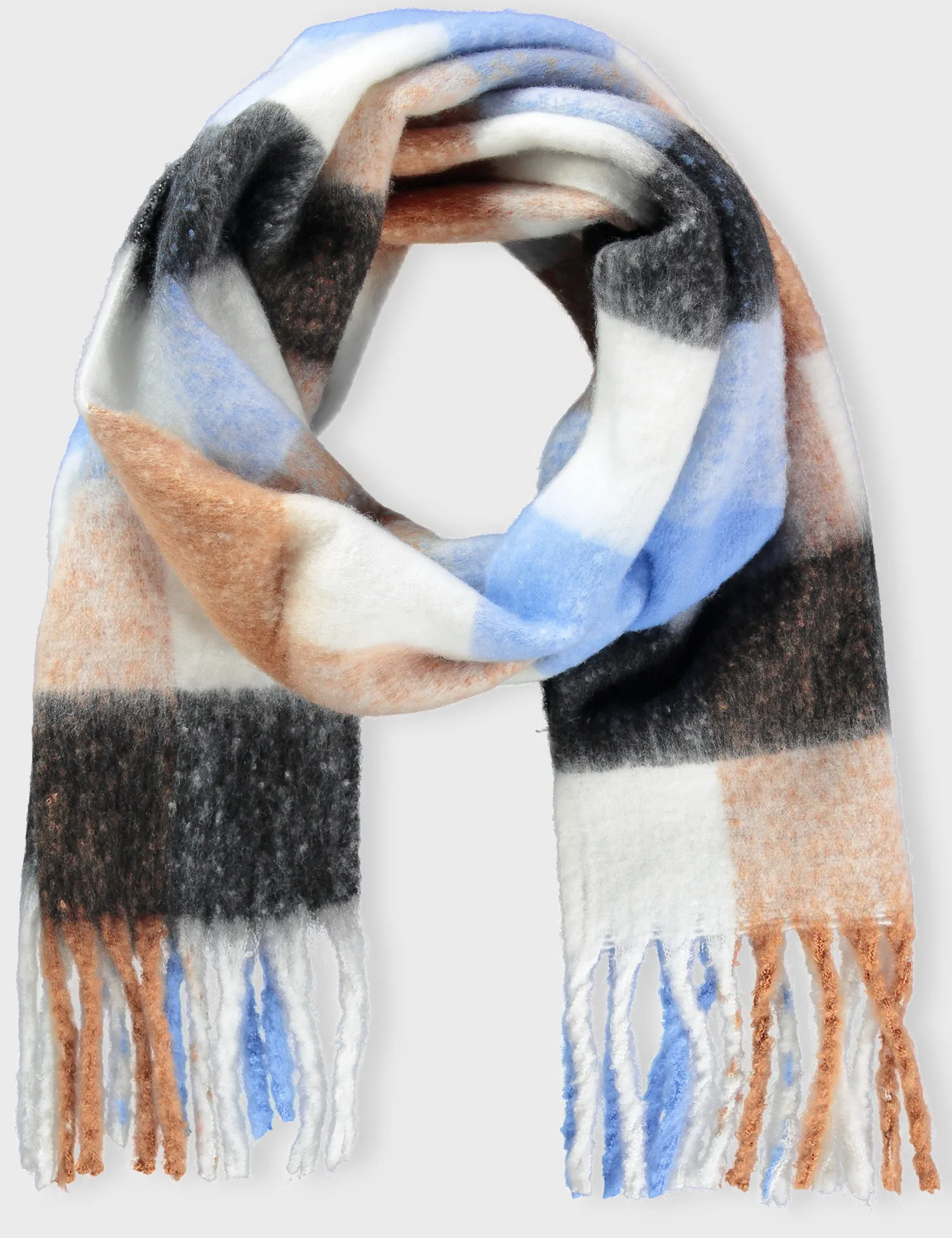 Cosy scarf with fringing