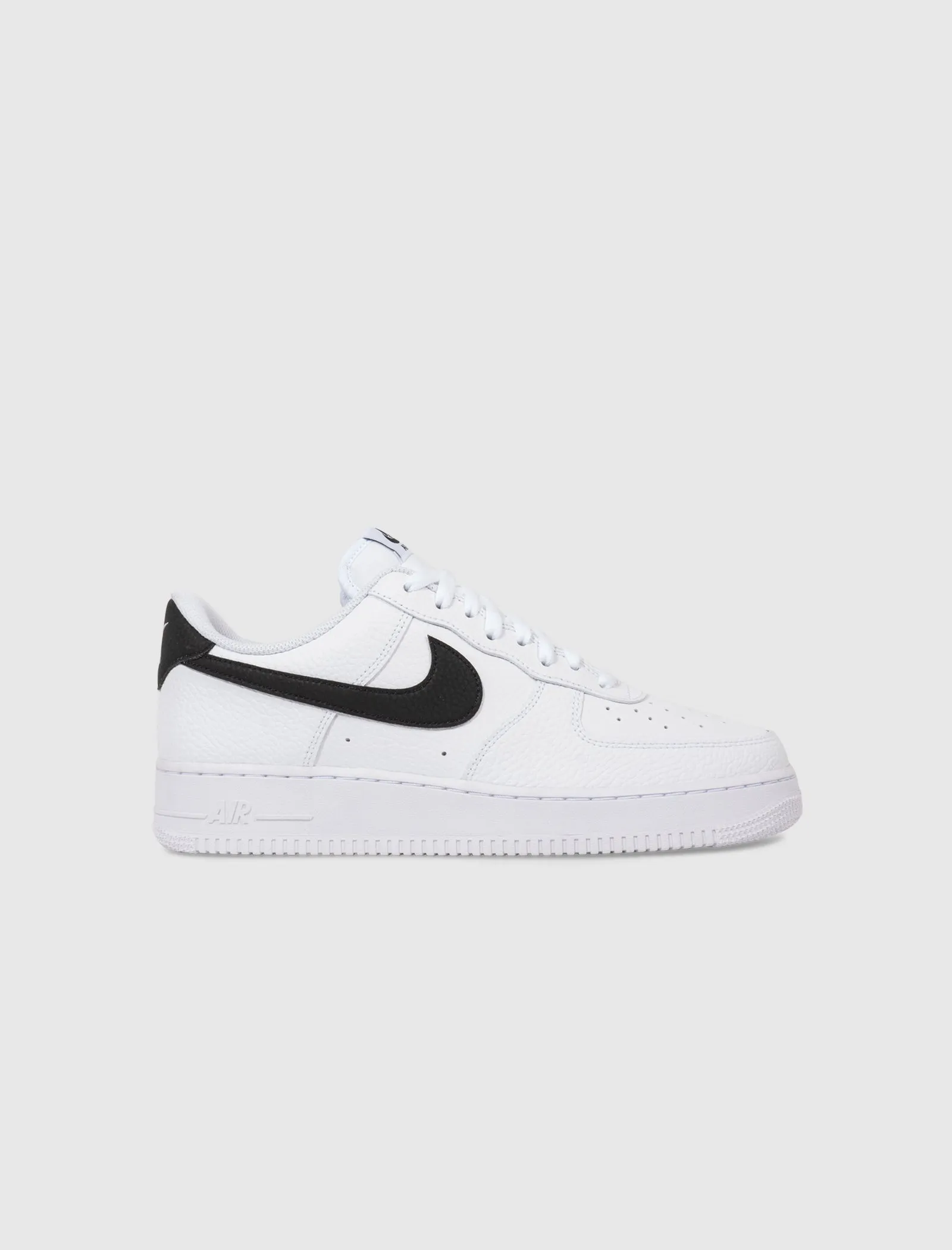 NIKE AIR FORCE 1 '07 