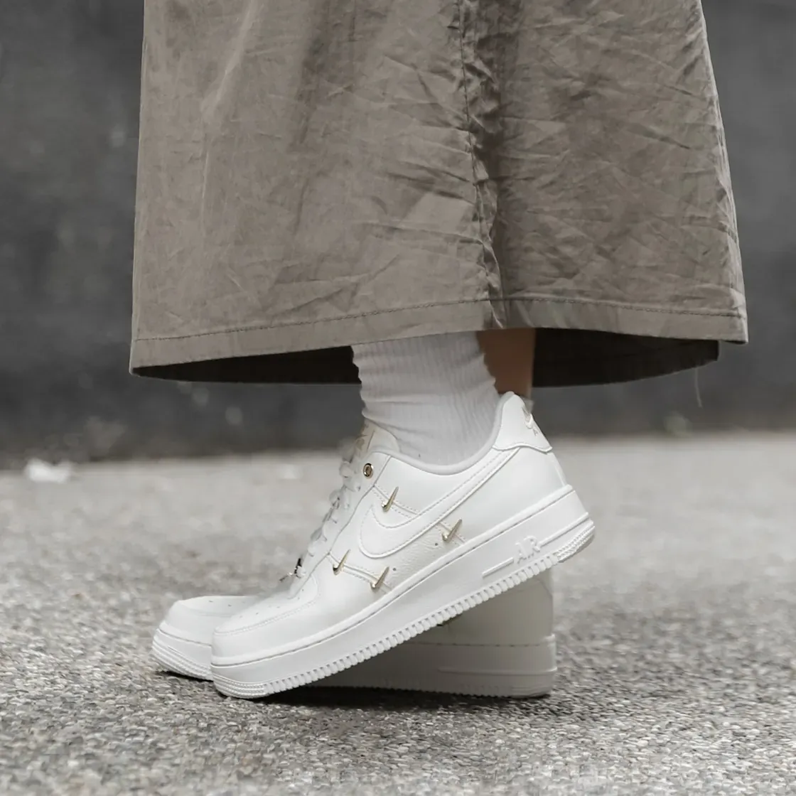 Nike Air Force 1 Low Sail Metallic Gold (Women's) [FV3654-111]