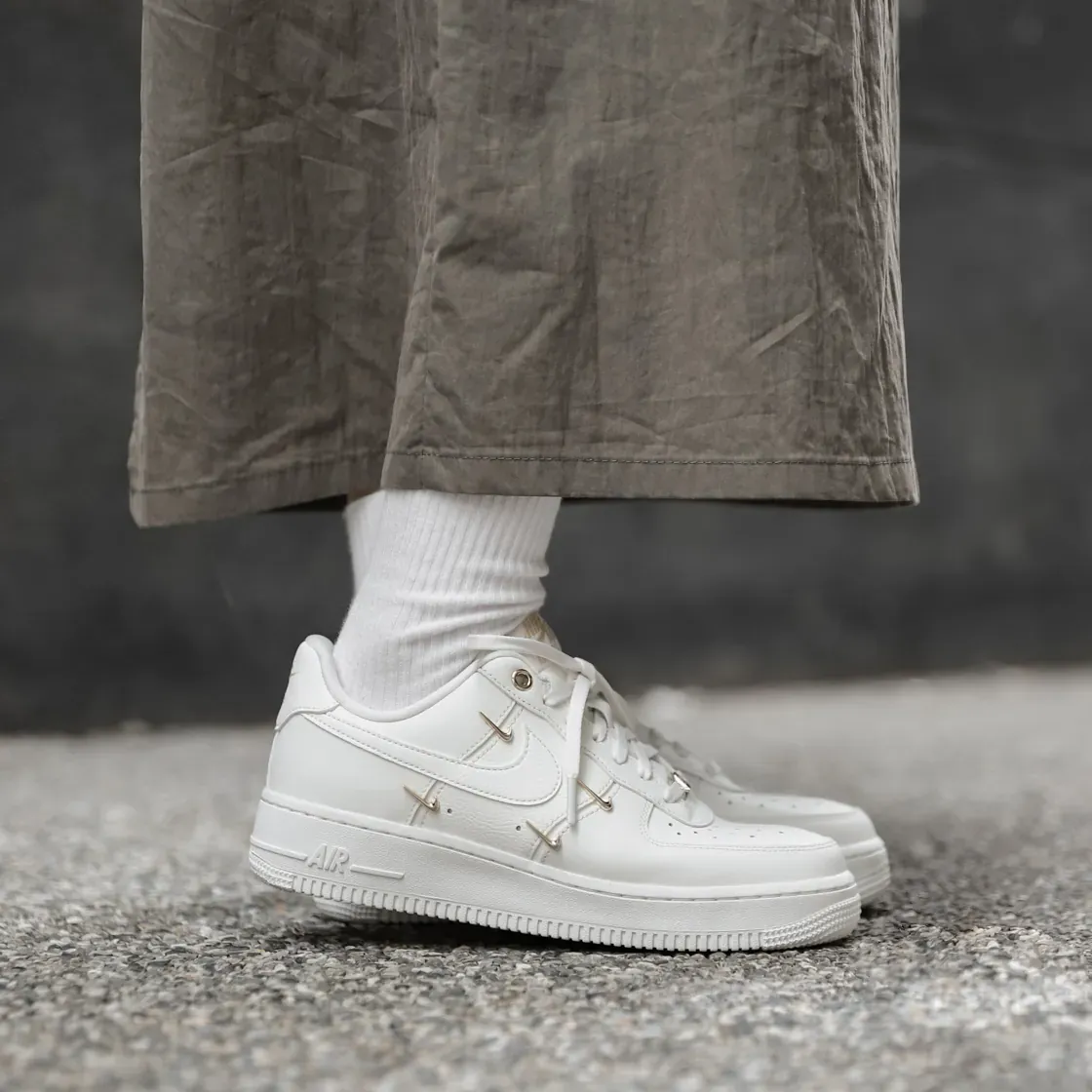 Nike Air Force 1 Low Sail Metallic Gold (Women's) [FV3654-111]