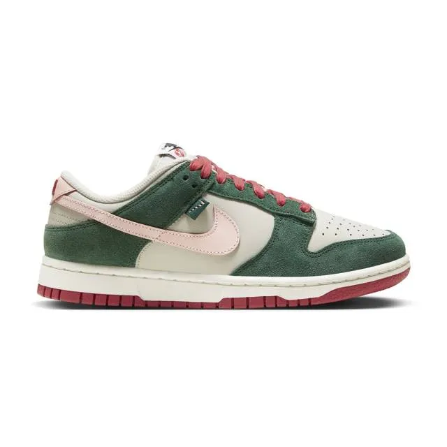 Nike Women's Dunk Low SE (All Petals United Fir Green/ L...