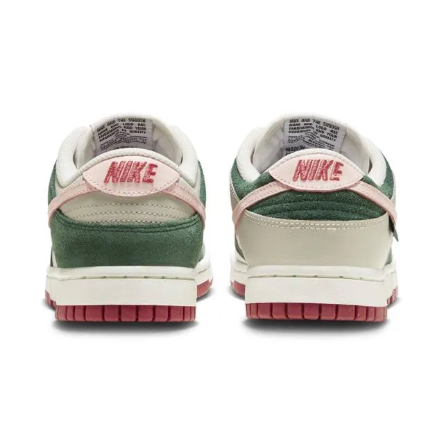 Nike Women's Dunk Low SE (All Petals United Fir Green/ L...