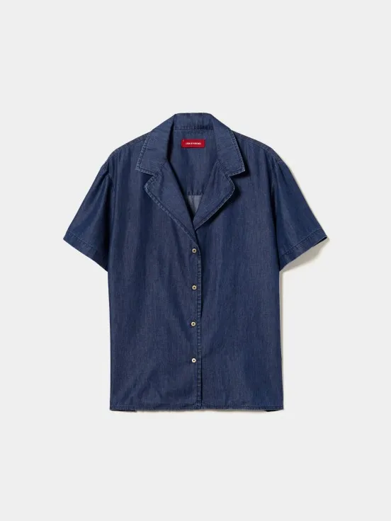 Short sleeve denim shirt